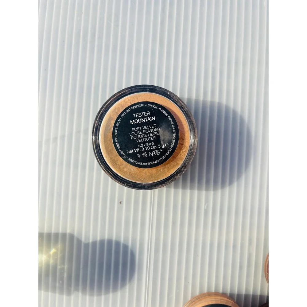 NARS soft velvet setting powder - loose‎ mountain tester
